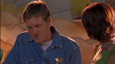 ROSWELL_-_E1X09_HEAT_WAVE_110.jpg