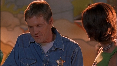 ROSWELL_-_E1X09_HEAT_WAVE_111.jpg