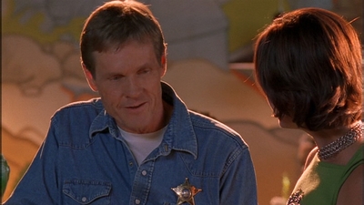 ROSWELL_-_E1X09_HEAT_WAVE_112.jpg