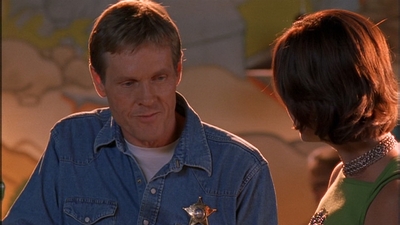 ROSWELL_-_E1X09_HEAT_WAVE_115.jpg