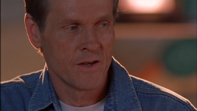 ROSWELL_-_E1X09_HEAT_WAVE_124.jpg