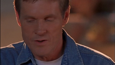 ROSWELL_-_E1X09_HEAT_WAVE_127.jpg
