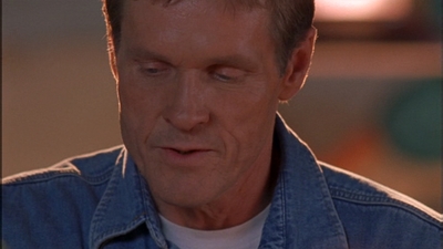 ROSWELL_-_E1X09_HEAT_WAVE_134.jpg