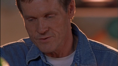 ROSWELL_-_E1X09_HEAT_WAVE_137.jpg