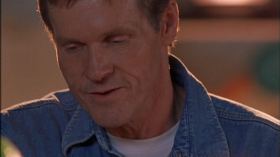 ROSWELL_-_E1X09_HEAT_WAVE_140.jpg