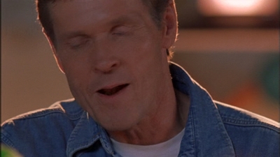 ROSWELL_-_E1X09_HEAT_WAVE_142.jpg