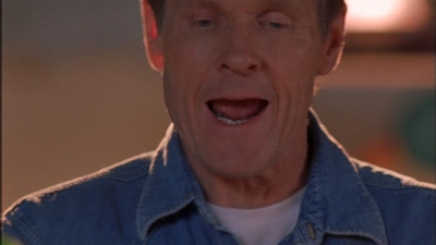 ROSWELL_-_E1X09_HEAT_WAVE_144.jpg