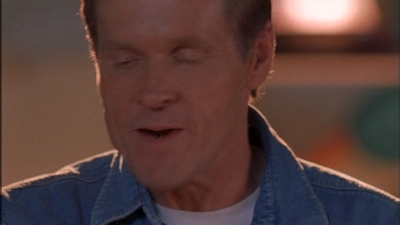 ROSWELL_-_E1X09_HEAT_WAVE_145.jpg