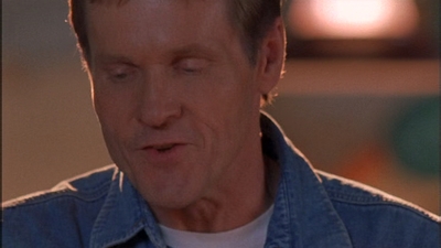 ROSWELL_-_E1X09_HEAT_WAVE_146.jpg