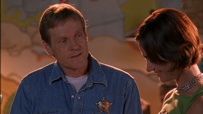 ROSWELL_-_E1X09_HEAT_WAVE_161.jpg