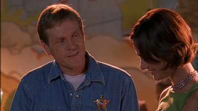 ROSWELL_-_E1X09_HEAT_WAVE_164.jpg