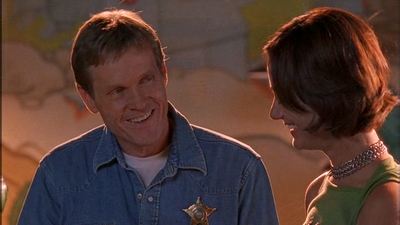 ROSWELL_-_E1X09_HEAT_WAVE_167.jpg
