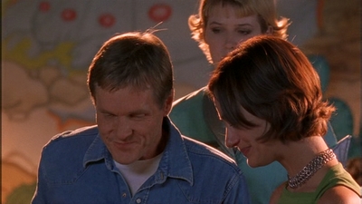 ROSWELL_-_E1X09_HEAT_WAVE_177.jpg