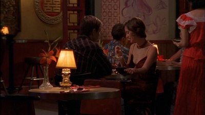 ROSWELL_-_E1X09_HEAT_WAVE_209.jpg