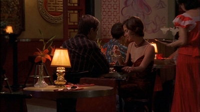 ROSWELL_-_E1X09_HEAT_WAVE_211.jpg