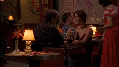 ROSWELL_-_E1X09_HEAT_WAVE_216.jpg