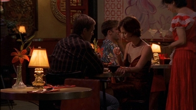 ROSWELL_-_E1X09_HEAT_WAVE_219.jpg