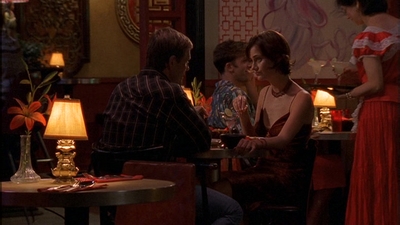 ROSWELL_-_E1X09_HEAT_WAVE_222.jpg