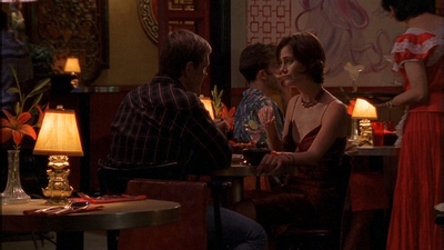 ROSWELL_-_E1X09_HEAT_WAVE_225.jpg