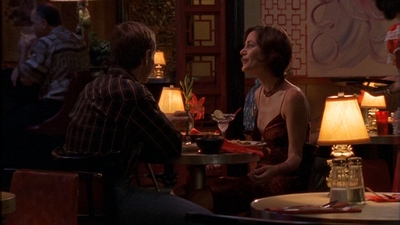 ROSWELL_-_E1X09_HEAT_WAVE_252.jpg