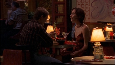 ROSWELL_-_E1X09_HEAT_WAVE_253.jpg