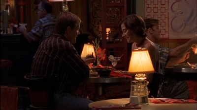 ROSWELL_-_E1X09_HEAT_WAVE_264.jpg