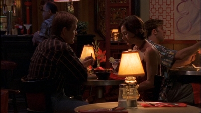 ROSWELL_-_E1X09_HEAT_WAVE_268.jpg