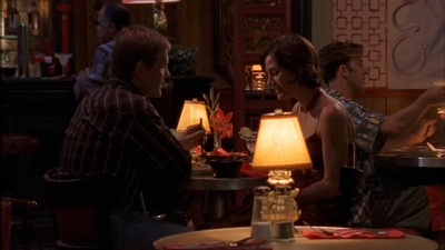 ROSWELL_-_E1X09_HEAT_WAVE_269.jpg