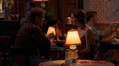 ROSWELL_-_E1X09_HEAT_WAVE_270.jpg