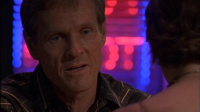 ROSWELL_-_E1X09_HEAT_WAVE_277.jpg