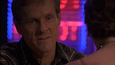 ROSWELL_-_E1X09_HEAT_WAVE_278.jpg