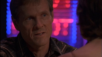 ROSWELL_-_E1X09_HEAT_WAVE_281.jpg