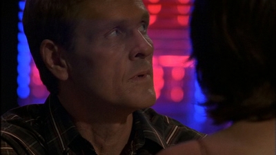 ROSWELL_-_E1X09_HEAT_WAVE_294.jpg
