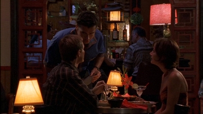 ROSWELL_-_E1X09_HEAT_WAVE_296.jpg
