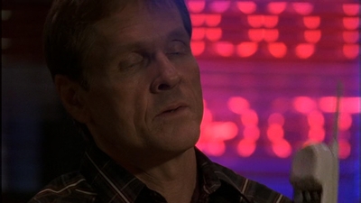 ROSWELL_-_E1X09_HEAT_WAVE_306.jpg