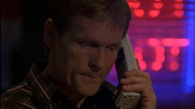 ROSWELL_-_E1X09_HEAT_WAVE_313.jpg