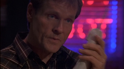 ROSWELL_-_E1X09_HEAT_WAVE_315.jpg