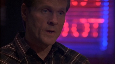 ROSWELL_-_E1X09_HEAT_WAVE_316.jpg