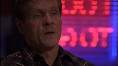 ROSWELL_-_E1X09_HEAT_WAVE_319.jpg