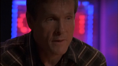 ROSWELL_-_E1X09_HEAT_WAVE_324.jpg