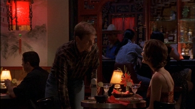 ROSWELL_-_E1X09_HEAT_WAVE_335.jpg