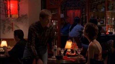 ROSWELL_-_E1X09_HEAT_WAVE_336.jpg