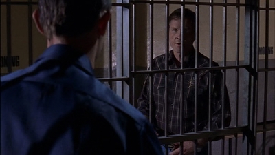 ROSWELL_-_E1X09_HEAT_WAVE_338.jpg