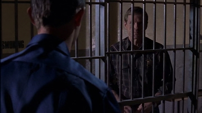 ROSWELL_-_E1X09_HEAT_WAVE_339.jpg