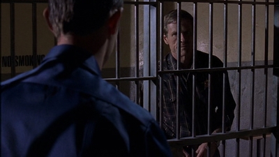 ROSWELL_-_E1X09_HEAT_WAVE_341.jpg