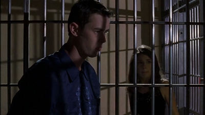 ROSWELL_-_E1X09_HEAT_WAVE_342.jpg