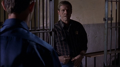 ROSWELL_-_E1X09_HEAT_WAVE_346.jpg
