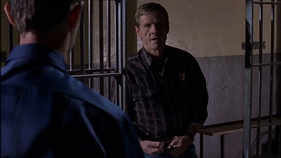 ROSWELL_-_E1X09_HEAT_WAVE_347.jpg