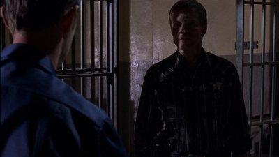 ROSWELL_-_E1X09_HEAT_WAVE_362.jpg