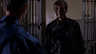 ROSWELL_-_E1X09_HEAT_WAVE_363.jpg